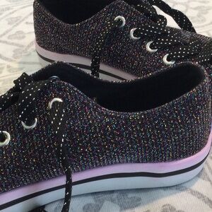 Roebuck & Co. sparkle sneakers size 6 M. Nearly new.
